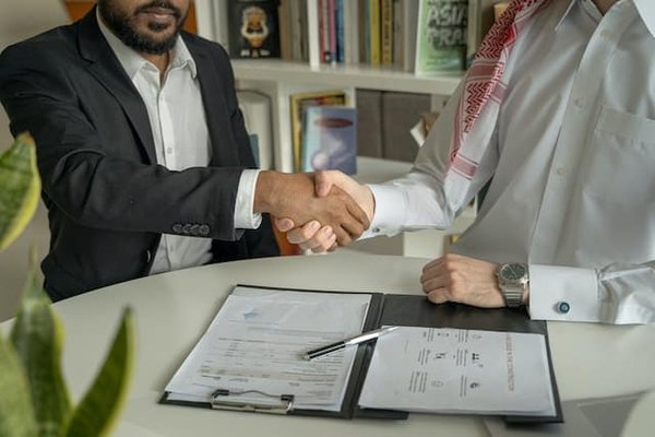 Quelles sont les meilleures pratiques pour négocier des contrats de franchise ?